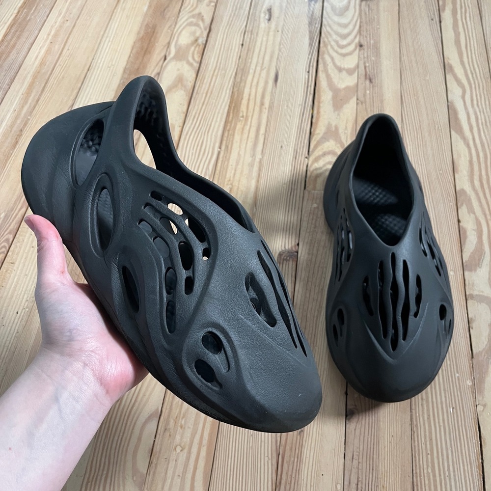 Adidas Yeezy Foam RNNR Onyx Mens 11 HP8739 Black Slip On Porous Clogs Shoes